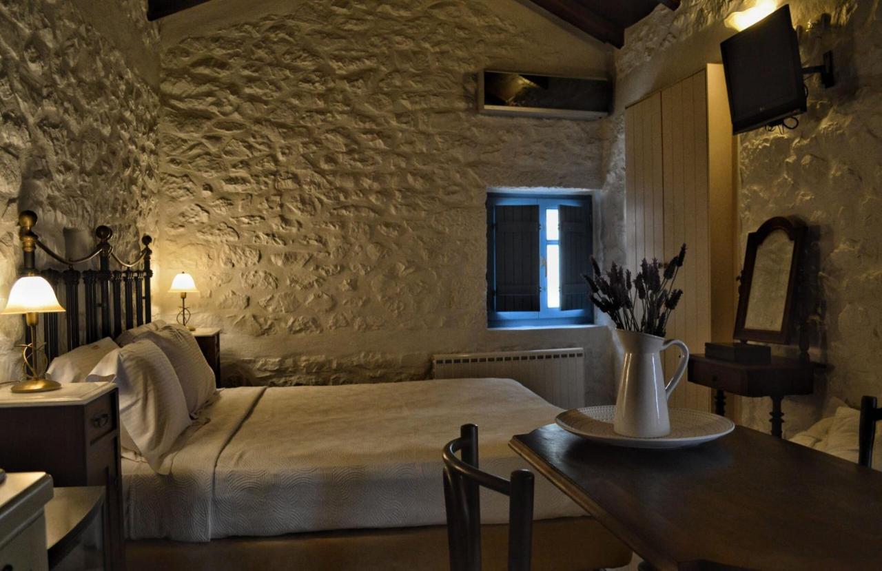 Lithos Stone Suites 阿里奥波利斯 外观 照片