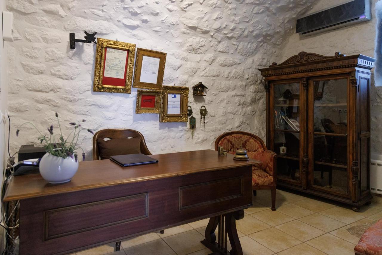 Lithos Stone Suites 阿里奥波利斯 外观 照片